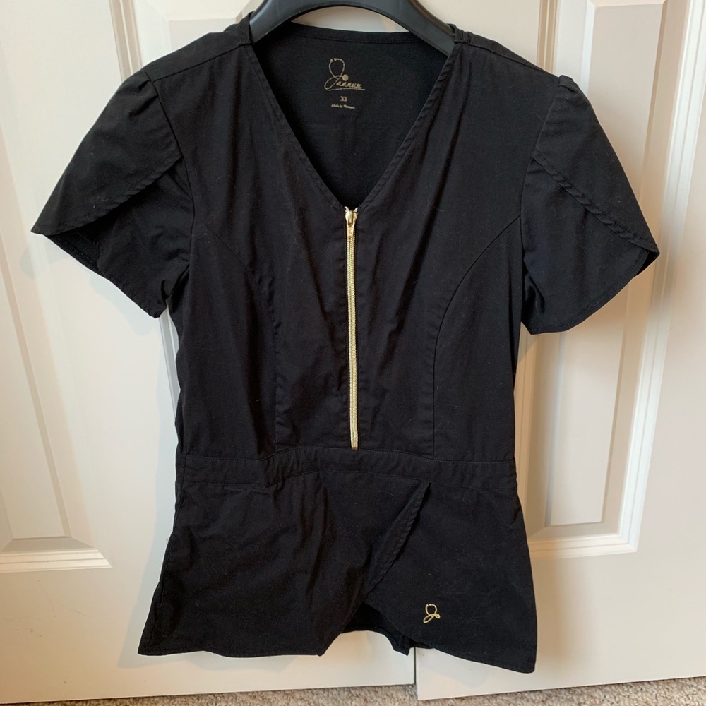 Tulip Scrub Top